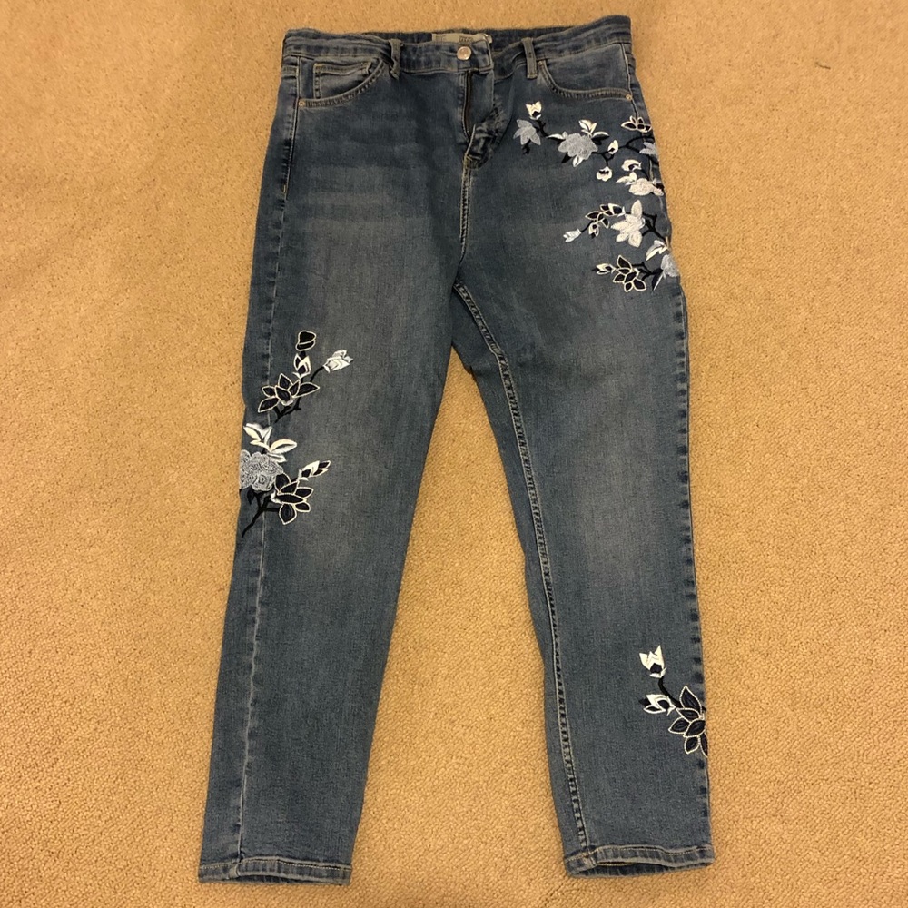 Embroidered denim skinny jeans
